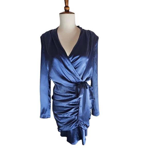 Veronica Beard Agatha Silk Ruched Wrap Mini Dress 2 NWT - Picture 2 of 10